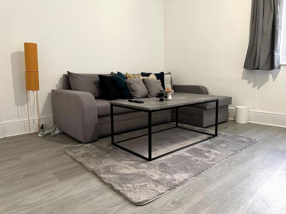 Spectacular 2 Bedroom On Tower Bridge London Kültér fotó